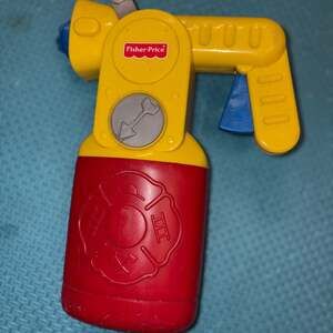 Vintage 1998 Fisher-Price Adventure Drenchers Floodin' Extinguisher